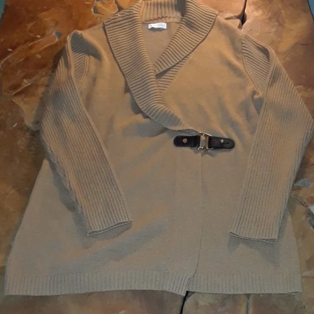 Women's sweater